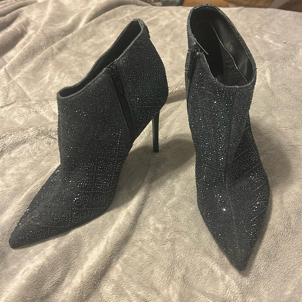 Dk grey ‘Guess’ 4” stiletto ankle boots: sparkly denim. Size 8. Never worn
